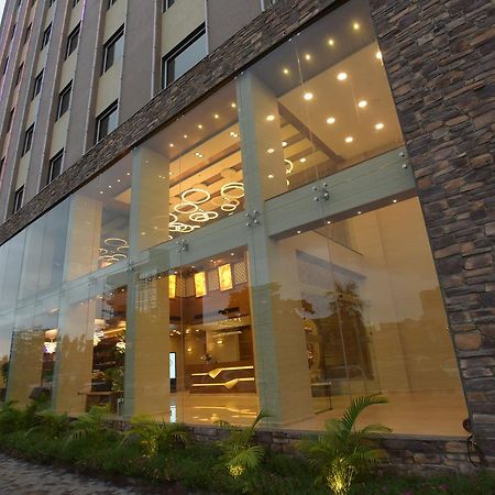Hotel H - Sandhill Hotels Private Limited Ānand Eksteriør billede