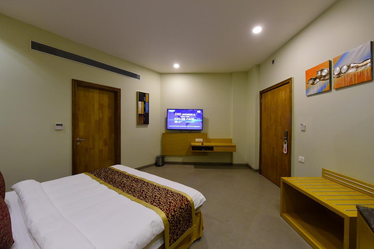 Hotel H - Sandhill Hotels Private Limited Ānand Eksteriør billede