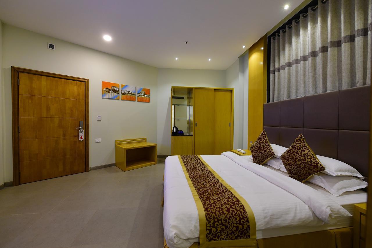 Hotel H - Sandhill Hotels Private Limited Ānand Eksteriør billede