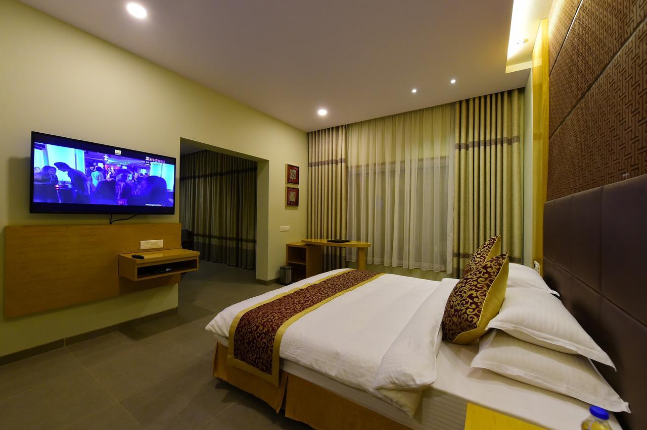Hotel H - Sandhill Hotels Private Limited Ānand Eksteriør billede