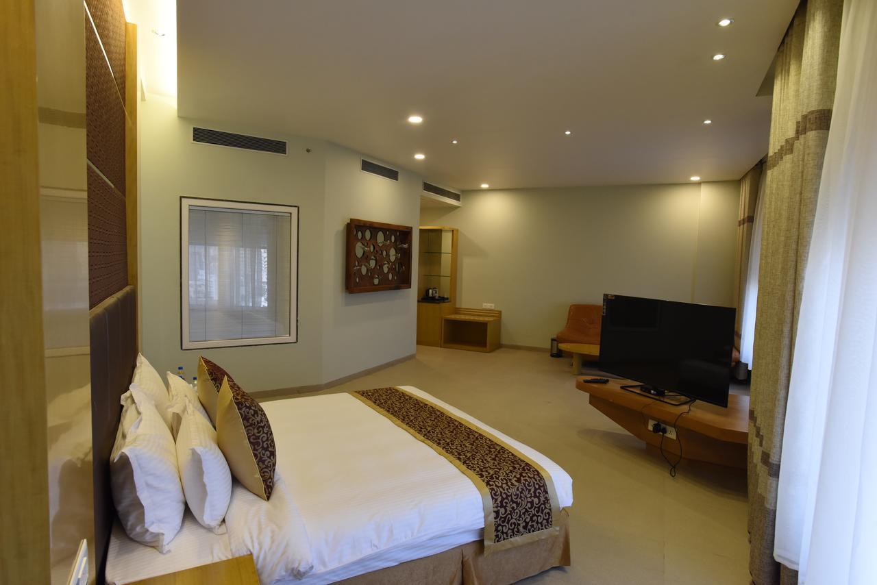Hotel H - Sandhill Hotels Private Limited Ānand Eksteriør billede