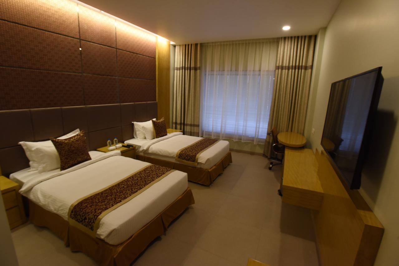 Hotel H - Sandhill Hotels Private Limited Ānand Eksteriør billede